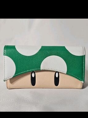 Nintendo Retro Gaming Super Mario Bros 1UP Mushroom Yellow Star Trifold Wallet